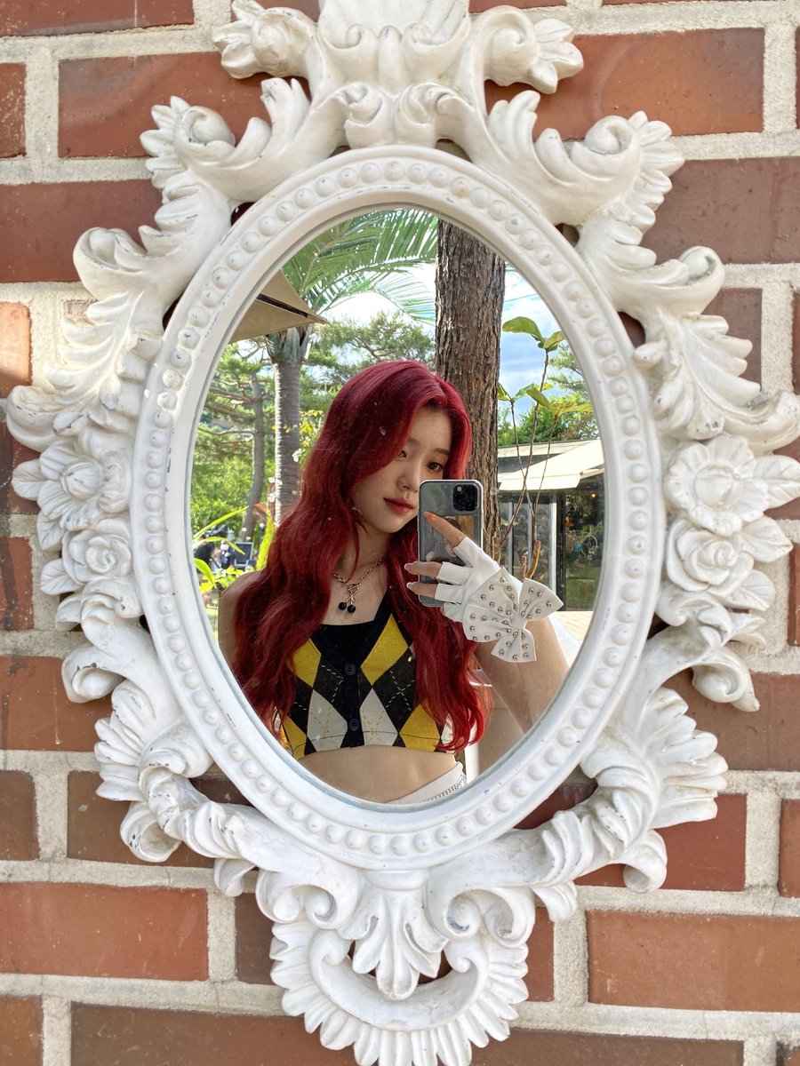 FOREVER_SXT's tweet photo. 220720 UNIVERSE FNS #샤오팅 https://t.co/9Hk0QpFCdK