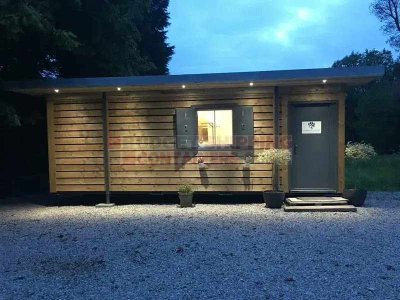 budgetcontainer's tweet image. Here are 6 ways that we that a Shipping Container could improve your garden this summer: buff.ly/3cW8Mw8

#shippingcontainers #flatpackcontainers #containerstore