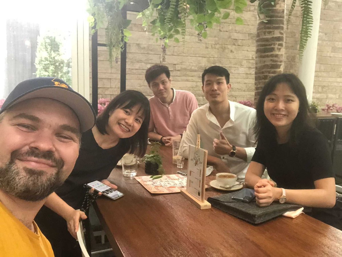 sominanalytics's tweet photo. Meet the DxC ExCo members!

Our very own Prof. Aleks Farseev had a very fruitful #kopi talk with them., discussing:
1. Generating Landing Pages on a fly
2. B2B Account-Based Multi-Channel Marketing tricks
3. How Facebook Targeting really works https://t.co/mYKqwUErm3