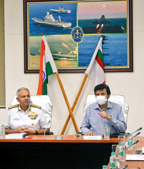 IN_WNC's tweet image. #VAdm AB Singh #FOCINC(W) &amp;amp; Shri Manukumar Srivastava, Cheif Sec MH Gov jointly chaired the inaugural apex level #CoastalSecurity review meeting on 19 Jul, attended by reps of #IndianNavy, @IndiaCoastGuard, IB, #Customs, #CISF, @MumbaiPortTrust, #NCB, #NSG, #DGP, Oil &amp;amp; Gas corp.
