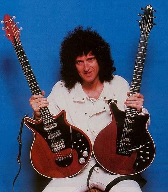 Bon anniversaire à @DrBrianMay  qui fête ses 75 ANS aujourd'hui 🎸 @QueenWillRock #brianmay #queen #queenband #guitarsolo #liveguitarsolos #redspecial #bohemianrhapsody #guildguitars #burnsguitars