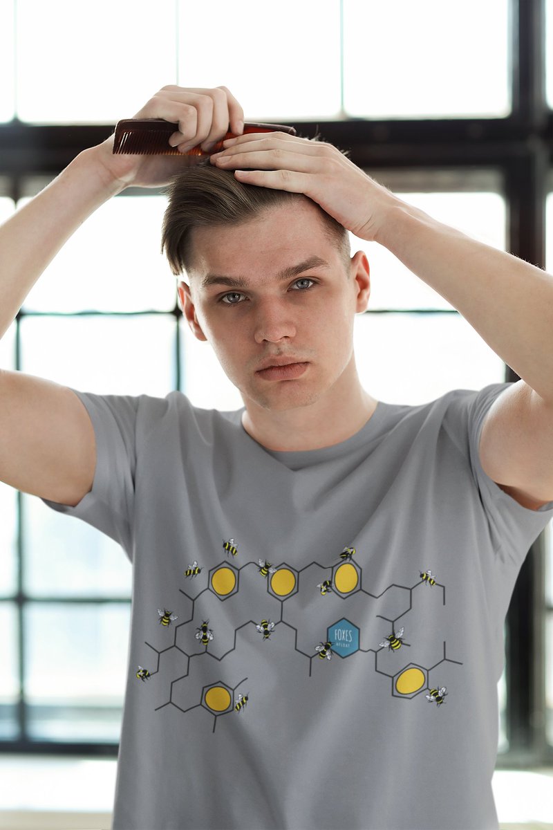 FoxesAfloat's tweet image. FREE DELIVERY on our NEW MERCH! 🤩
Check out Colin's awesome Chickens and Bees designs in our fresh new online store. Order before Friday for free worldwide delivery 👉🏻 bit.ly/3RNIyOv