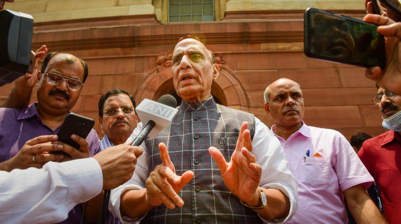 DeccanChronicle's tweet photo. Defence minister @rajnathsingh on Tuesday rejected the Opposition's allegations that, for the first time in the country, caste certificates are being asked from the #Agnipath aspirants.

#castecertificateforAgnipath #rumoursonAgnipath #castefactor https://t.co/95YeIPrrRt