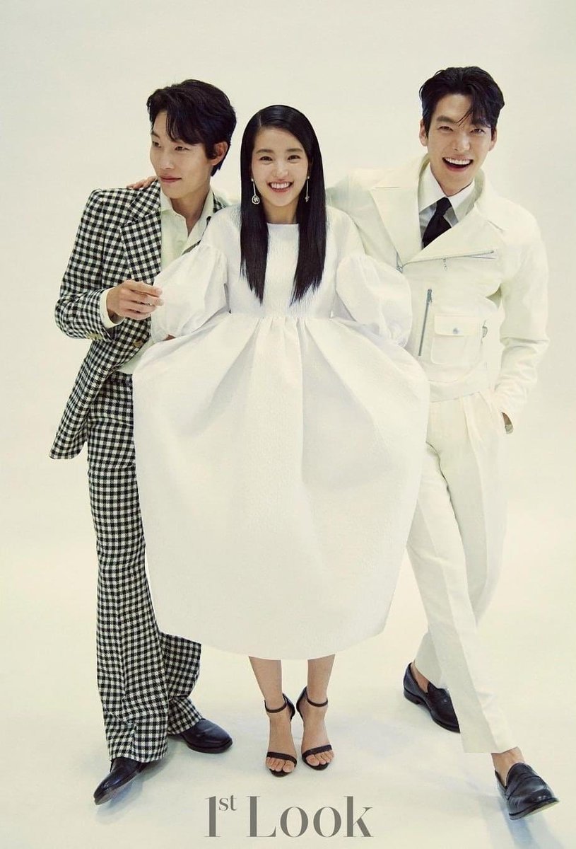 kdramanoona_'s tweet photo. Taeri being the center of the 1st look photoshoot for Alien+In 🙉🙈❤️ https://t.co/VTVXUEpDRh