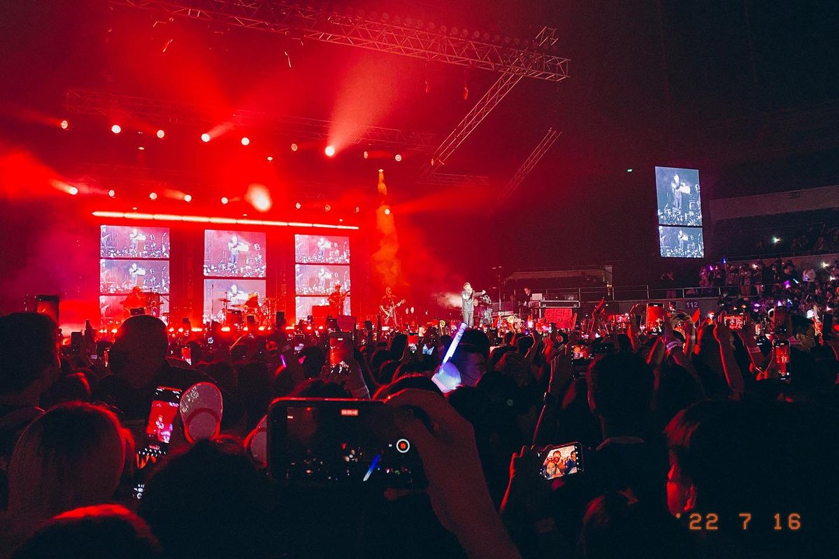 smolouiswt's tweet photo. the vibes? immaculate 🤌🏽

#LTWTManila2022 https://t.co/qppWEh0LKq