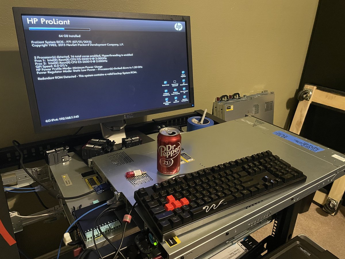w4www_raker's tweet photo. No @WirelessShit show tonight? What can I do? My DC30 presentation? Nah, let's mess around with some old servers! #hpe #dl360pg8 #DrPepper #DuckyKeyboards https://t.co/KTTSvyThLe