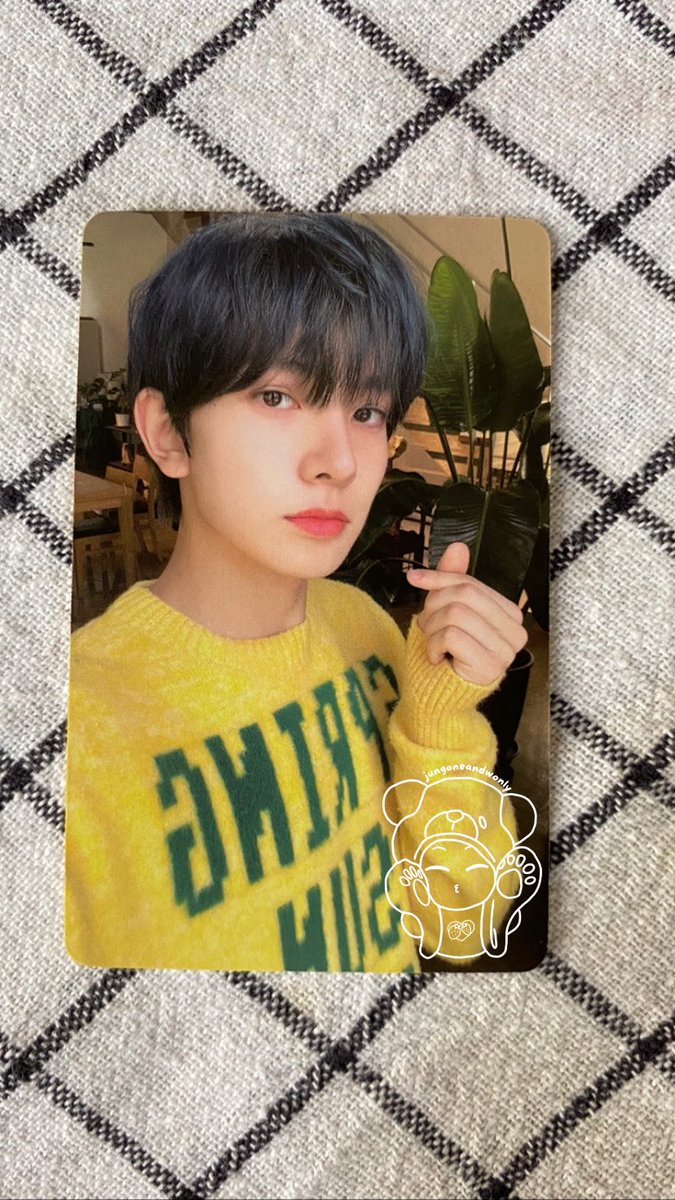 JungOneandwonly's tweet photo. #kryzells_

꒰ wts | lfb | ph ꒱ help rt!

 ๑ HEESEUNG SG Set ๑
       ㅡ ₱150 + pf (with postcards)
       ㅡ all clean and in mint condition
       — rcbyt: https://t.co/R3MMUp0qGX

# enhypen heeseung season’s greetings nrpc fingerheart https://t.co/dq6d02NSZa