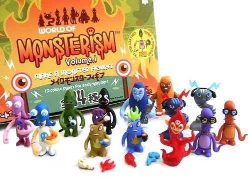 ミャクミャクってピートファウラーのモンスタリズムのキャラ感半端ない