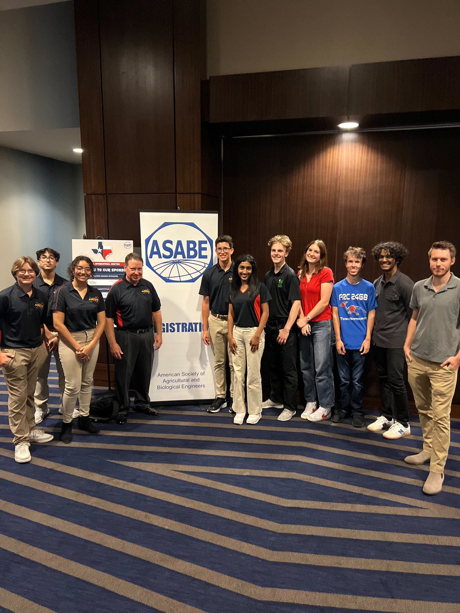 CCISDSTEM's tweet photo. Robonauts lead mentor Lucien Junkin speaking tonight at the ASABE conference with an assist from @ClearCreekISD Robonauts students and students from NASA‘s Summer Robotics Academy @Robonauts118 @NASA_RAP @FIRSTweets #frc118 #frc624 #frc2468 https://t.co/S4YbDmGrU0