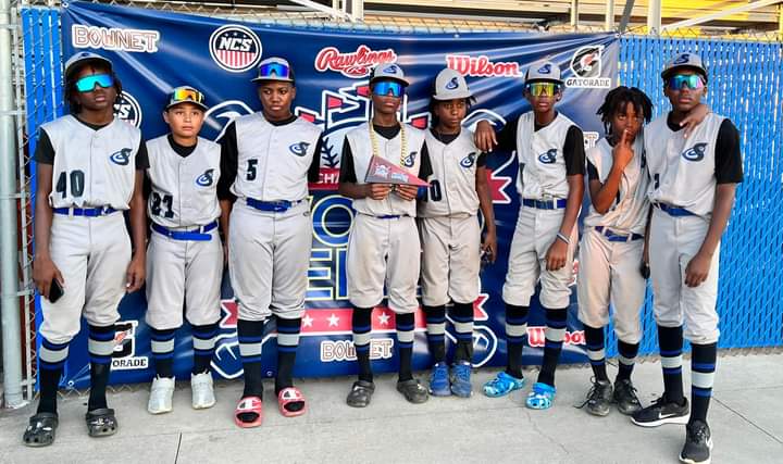 BiancaAKA18's tweet image. We took a road trip to Portland, Texas to watch my favorite baseball player play ball in the NCS World Series! We finished 3rd place this year! I'm still a super proud mom! Way to go Storm! ⚾️💙 #roadtrip #baseballgames #bucketlist @hearnehusky #HuskiesLEAD