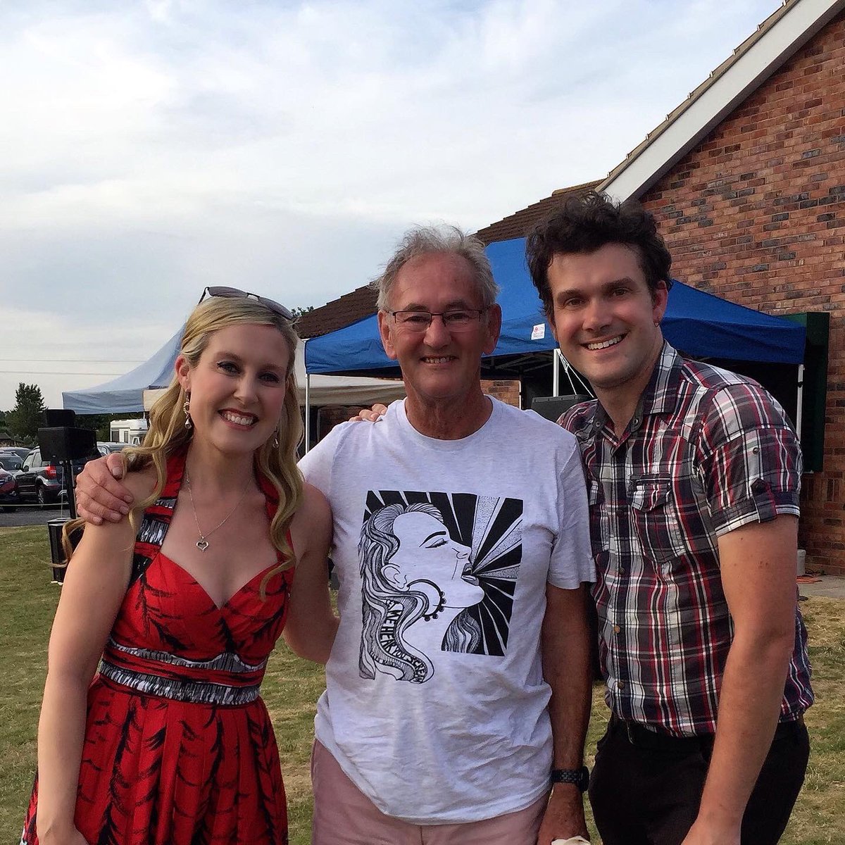 weepinwillows's tweet photo. HUGE thanks to Brian of #TownHallLive for having us on #GardenFest, the perfect end to our tour, surrounded by new & old friends & our fave acts. Many thanks also to Anita & Rob on sound, Pam & Jackie for catering & sensational staff/crew who facilitated such a fabulous event! ❣️ https://t.co/HG3Nt1iCEj