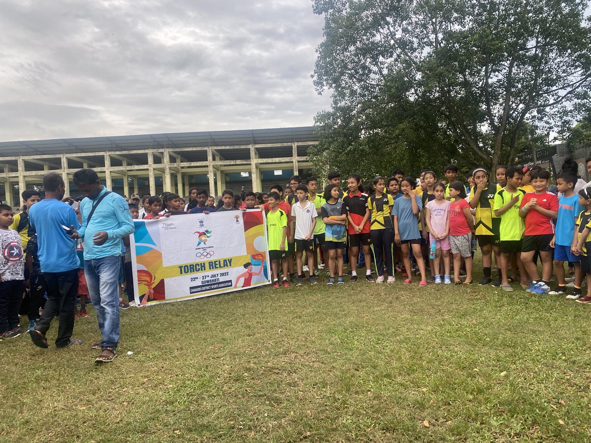 DC_DimaHasao's tweet photo. Olympic association run with the torch in Sonari was good moment encouraging youngsters for track and field events etc. https://t.co/Gie2lF2M1U