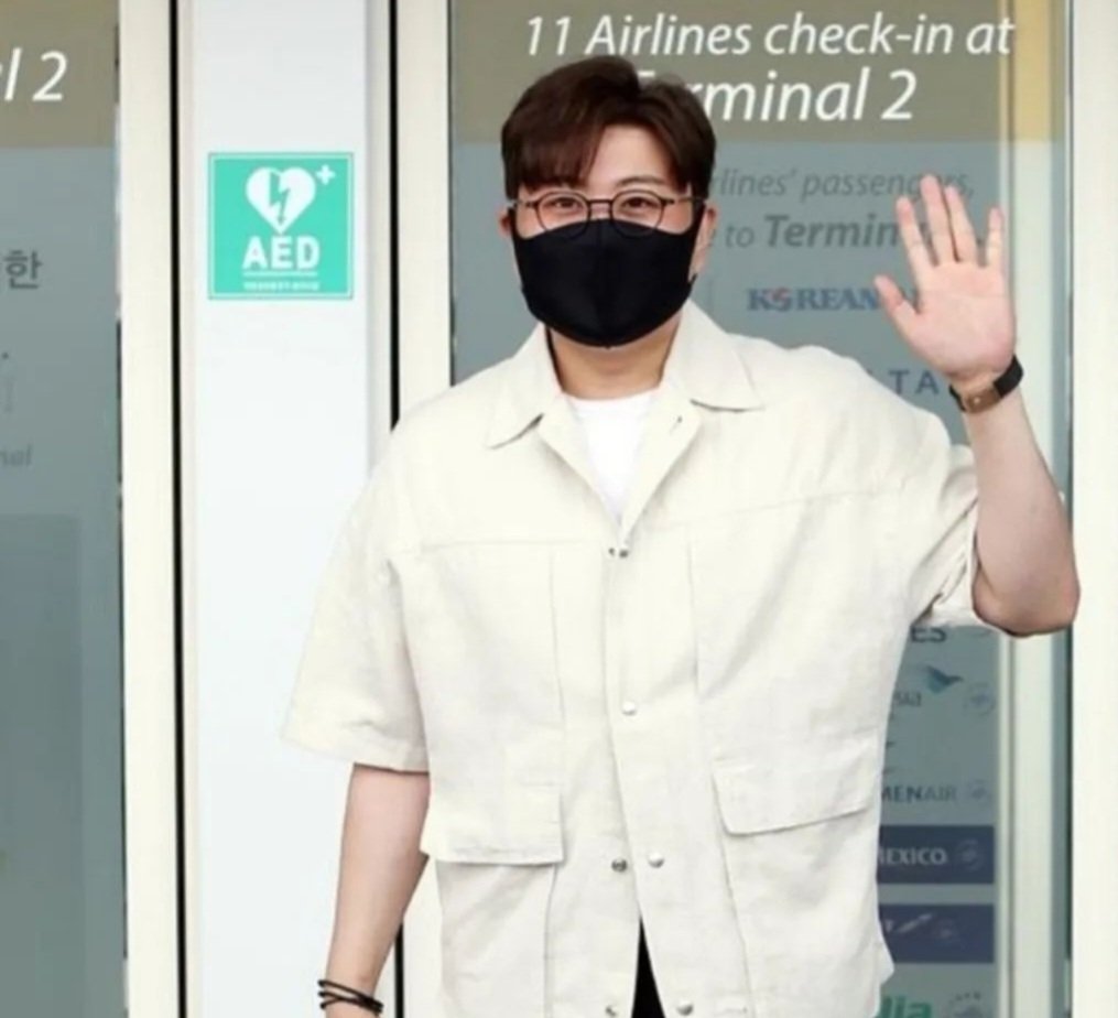 #Tenor Kim-hojoong 
#Italy 
Just before leaving for Italy, one cut at Incheon Airport, stay healthy. I support your dream.
#Classic Full Album  2nd "Panorama"