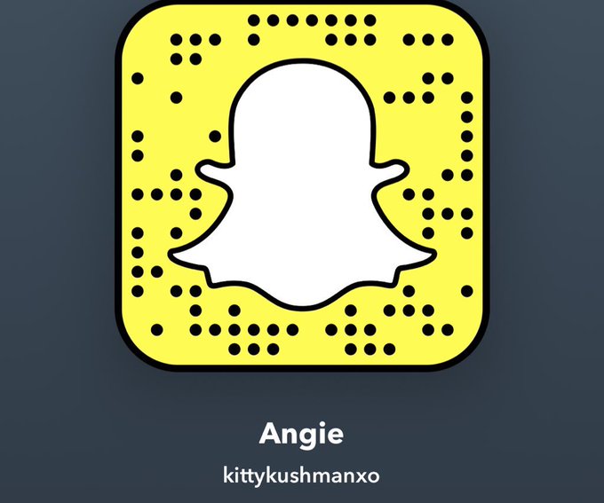 Add me on snap 👻🔗⬇️ https://t.co/Z9xx5PwkNM