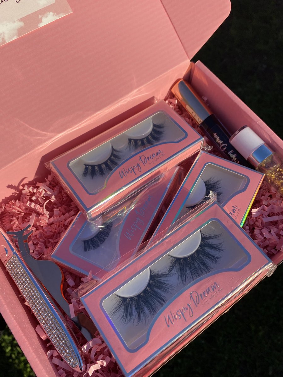Jackieeceo's tweet photo. the cutest ✨lash vending machine✨ in the Folsom Premium Outlets inside the vending station across the road from Famous Footwear 💖😍☁️ (Sacramento area) 

#SacramentoProud #sacramentoca #heatwave #sactown #folsomca #beauty #lashbusiness #lashes #sacramentolashes #sacramento https://t.co/vYuzsT2ffz