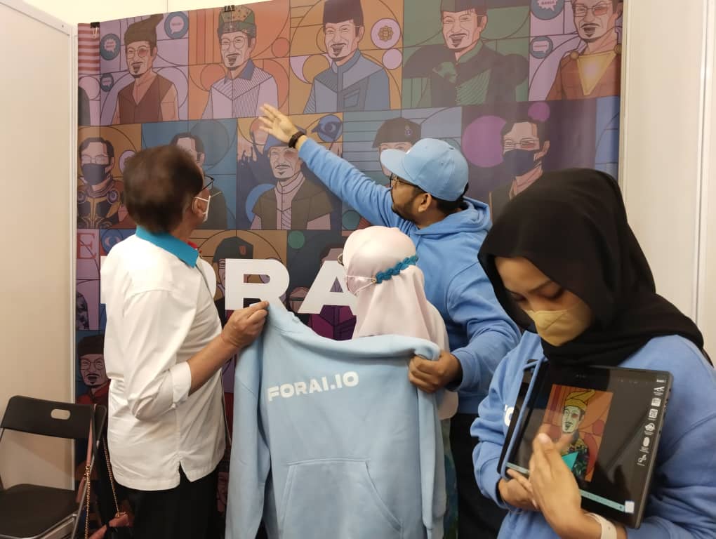 forainft's tweet image. Last but not least, special thanks to Dato' Seri @anwaribrahim for visiting our booth with @drwanazizah that is sweet as always 😊

Do you like our hoodie? 😁
Leave us a comment.

#forai
#NFTCommunity
#OpenSeaNFT