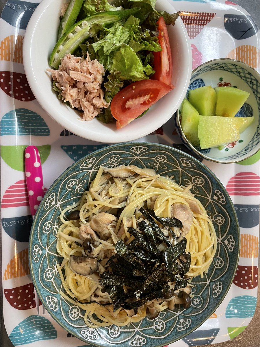 hanjiro11's tweet photo. 「食べ痩せ」っていうのはね、こういうことを言うのです。糖質脂質を好き放題食べて痩せるわけないじゃん🐷 https://t.co/YwFFOTtFFk