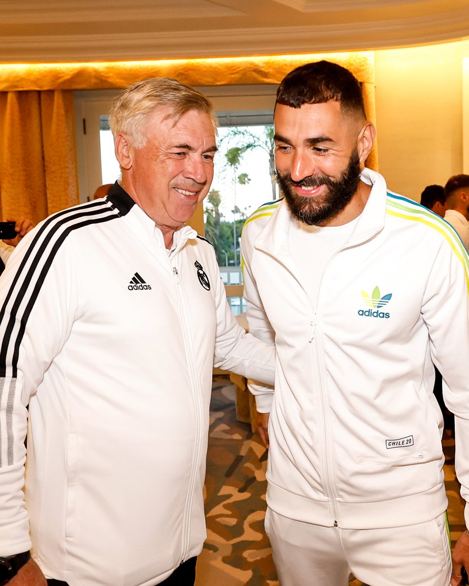 realmadrid's tweet photo. 😃 @MrAncelotti 🤝 @Benzema
#RMInTheUSA https://t.co/GE1w3vga5v