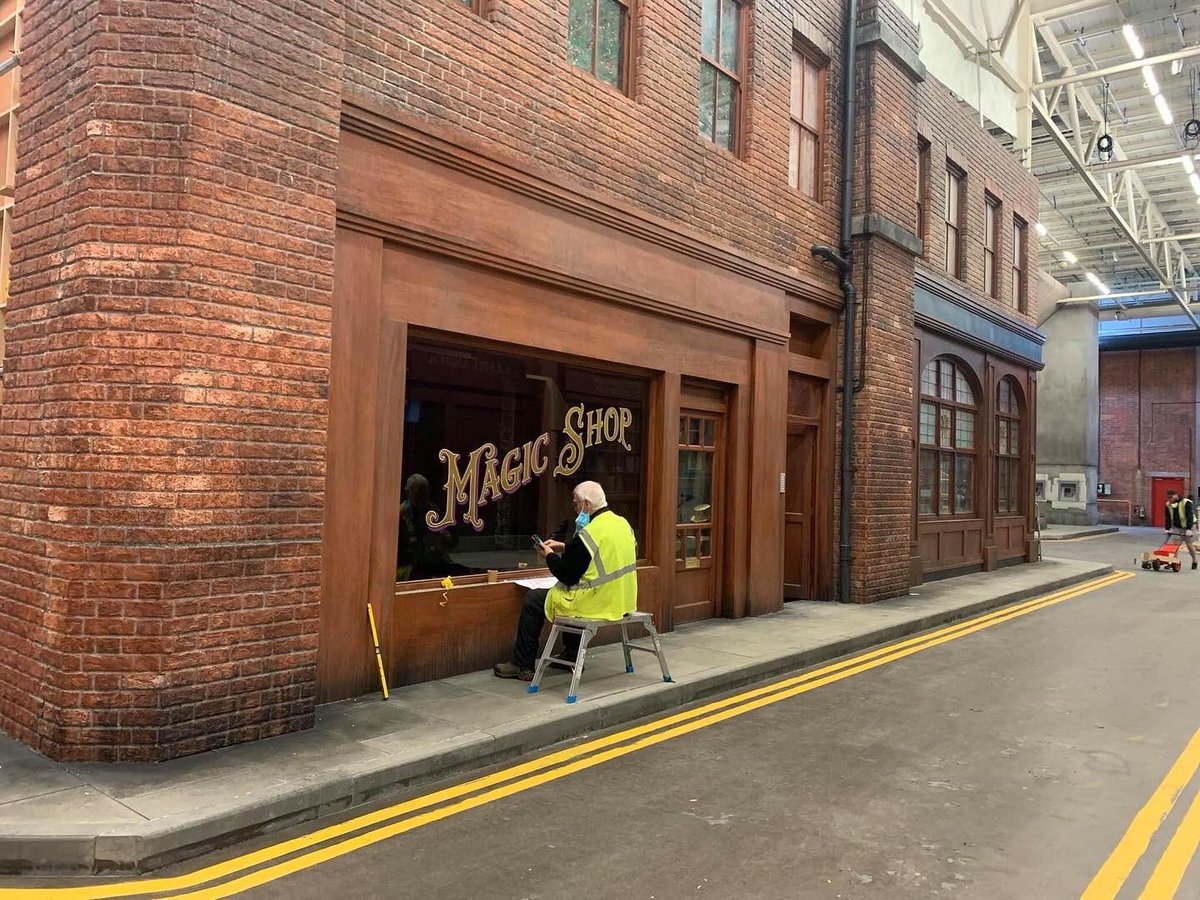Behind the scenes on the set of Good Omens 2. The magic shop across the street from Aziraphale’s bookshop.

<a href="/GoodOmensPrime/">Good Omens</a> #GoodOmens #GoodOmens2