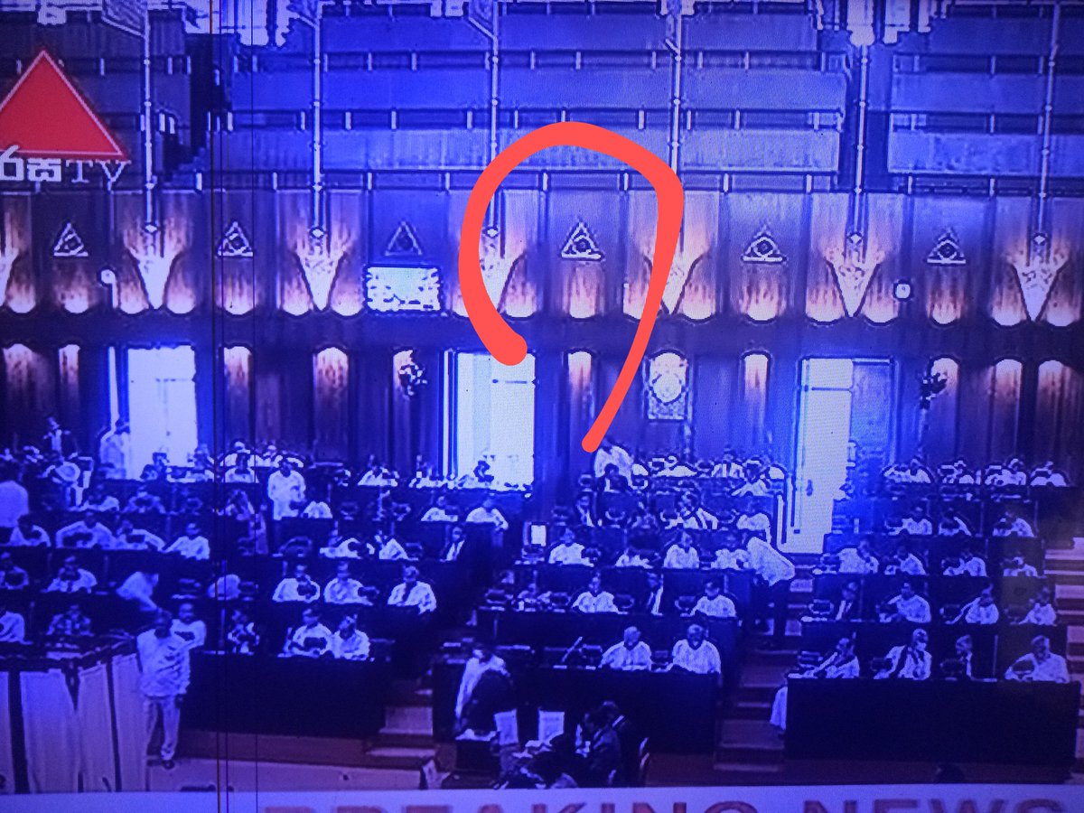 AthilaRavindu's tweet photo. Illuminati is everywhere 👁️⃤ https://t.co/Epdjr9m95i
