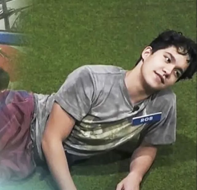 Pogi na cute

ROBXINE FOR SHOWTIME