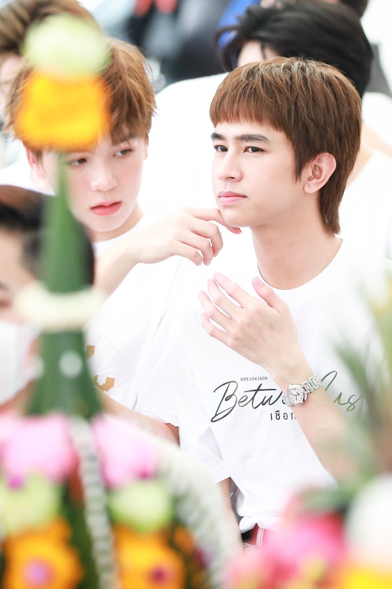 kp21041606's tweet photo. งื้อออออออออโมเม้นเอิร์ธฟลุ้คน่ารักมากกกกกกกกกก 🥺🥺
#เจ้าแก้มก้อน
#fluke_natouch
#บวงสรวงBetweenUs
#บวงสรวงซีรีส์วาบิ
#cooheartt https://t.co/XFmpxFCeT5