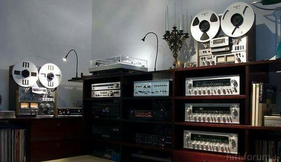 rickyricksmusic's tweet photo. Check out this vintage Hi Fi stereo music room setup    (yea or nay) https://t.co/HjGbkAuBY9