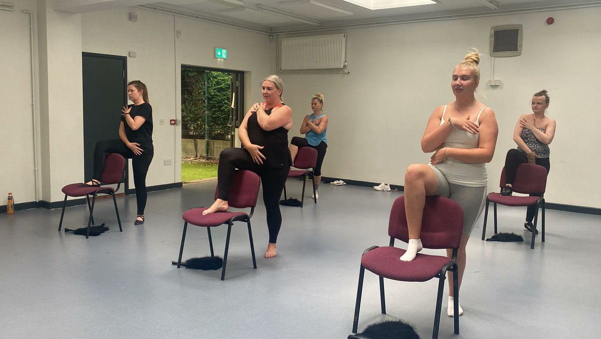 leiversdance's tweet photo. Such good fun in last weeks burlesque class

Last class of the term tomorrow. We are looking forward to seeing you all there. 😃 

#burlesque #empowerment #confidence #adultdanceclass #fitness #fun #friendships https://t.co/64AGr5Z8Vl