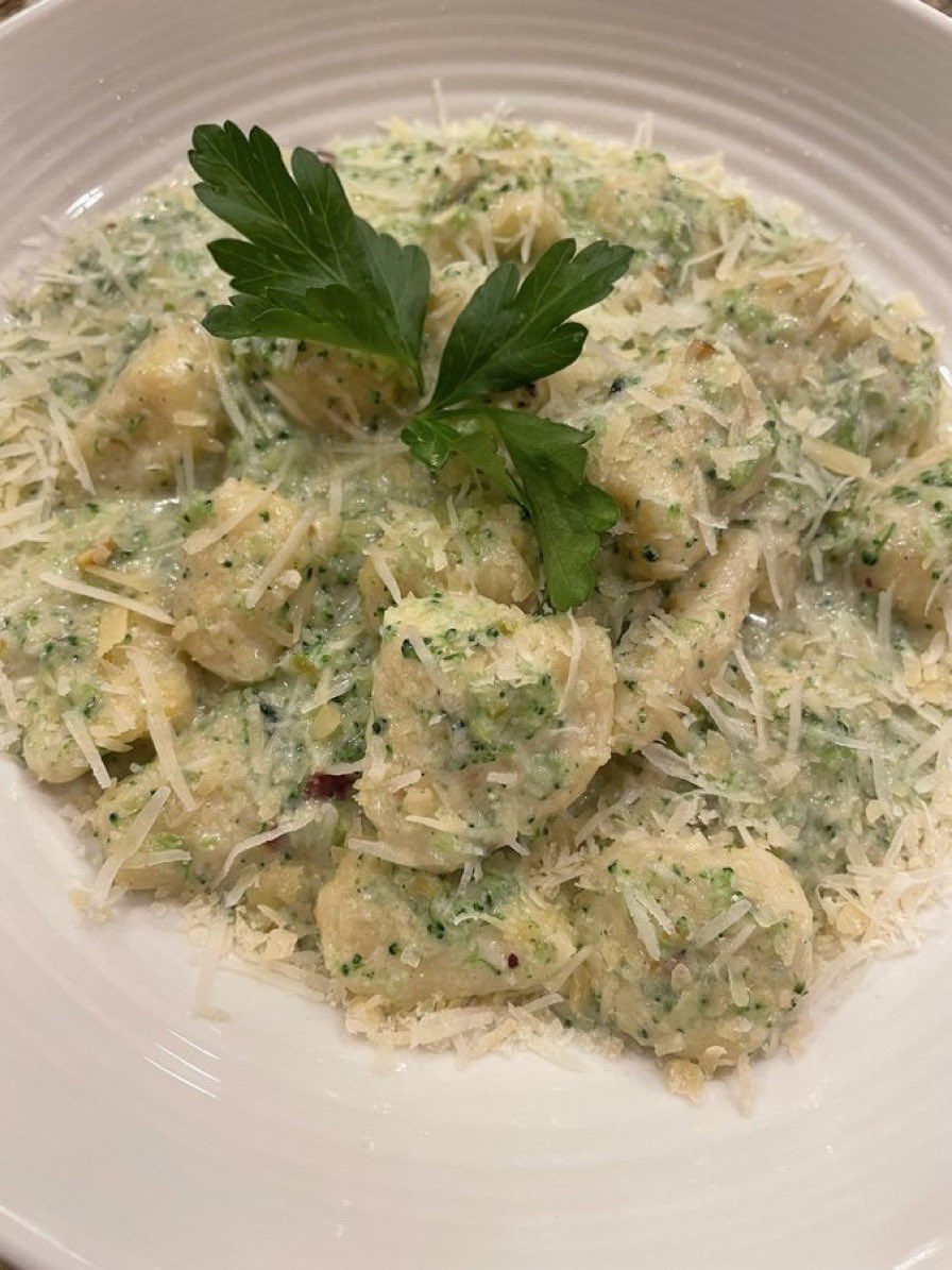 Homemade Ricotta Gnocchi with Broccoli Purée, Toasted Pistachios, Garlic And Cream #homemade #dinner  #food #foodblog #foodblogger #recipeoftheday