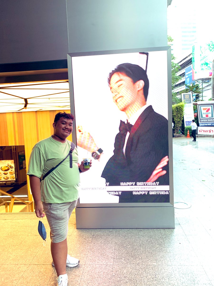 httpstaynew's tweet photo. HAPPIEST BIRTHDAY, Mahal @Tawan_V 💙💙💙 ถึงจะไม่ได้เจอกันที่เมืองไทยมาสองอาทิตย์แล้ว แต่ฉันก็หวังเสมอว่าเมื่อถึงเวลาที่เราจะได้พบกัน ฉันรักคุณมาก บ้านของฉัน ฉันจะคอยเป็นกำลังใจให้คุณเสมอ #TayTawan31stBirthday #Tawan_V https://t.co/psb4pCXLqx