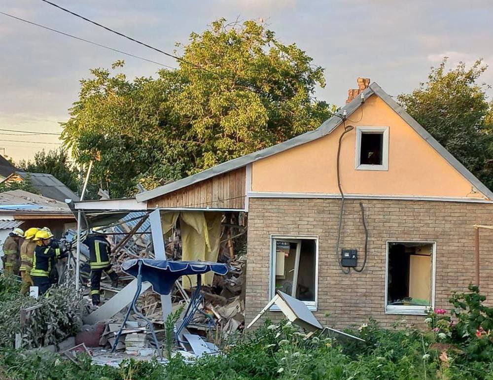 holla_ola's tweet photo. #Nikipol 20/07/22
Two people died, nine were injured. Six victims are in hospital, including four children. The smallest injured person is only three years old! Three years! To the child who was sleeping at home when Russian murders hit her from “Grad”
#russiaisaterrorisstate https://t.co/dOglaJjmck