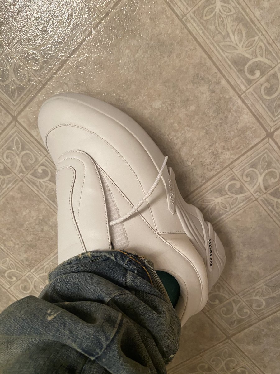 LIVINGxPROPHET's tweet photo. Dior with raf and popped a xan I feel extravagant and the duece of tris to top it off 💤💤 BLACKOUT BOYZ https://t.co/Fe2iv5yfDe
