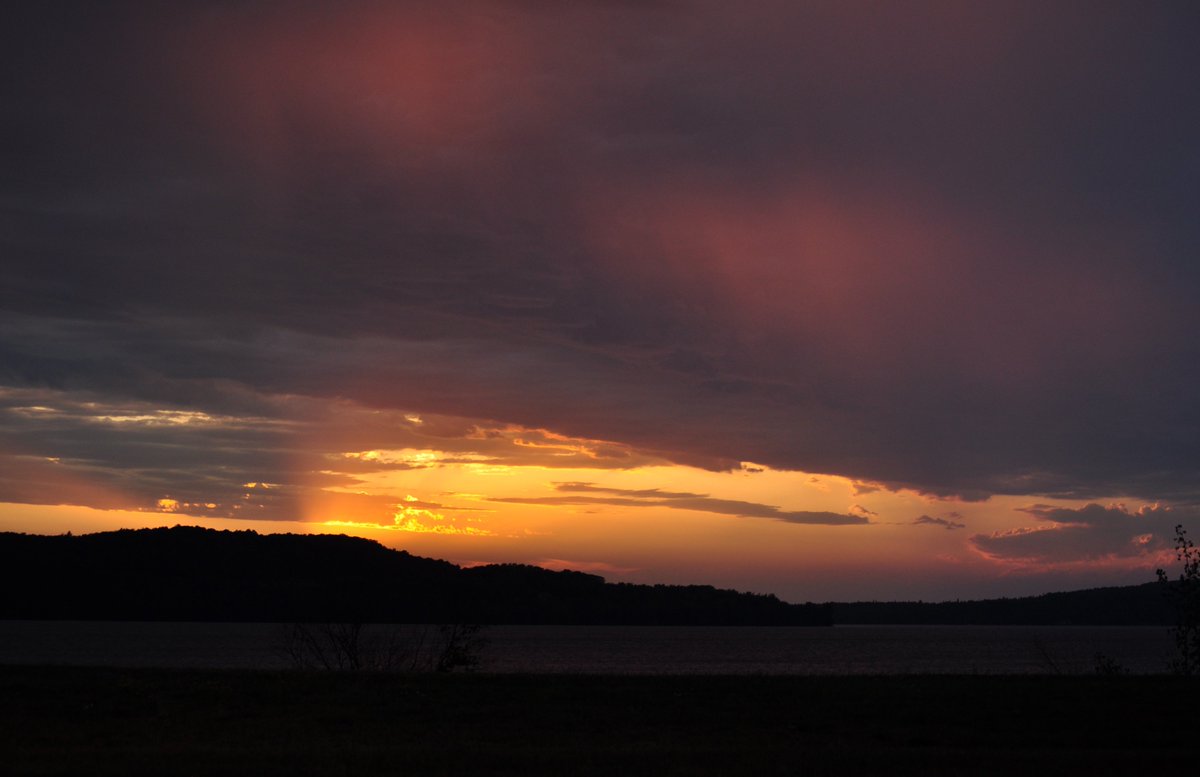Sunset Afterglow💜💛🖤 #LakeSuperior #UpperPeninsula #Afterglow #Munising #PureMichigan