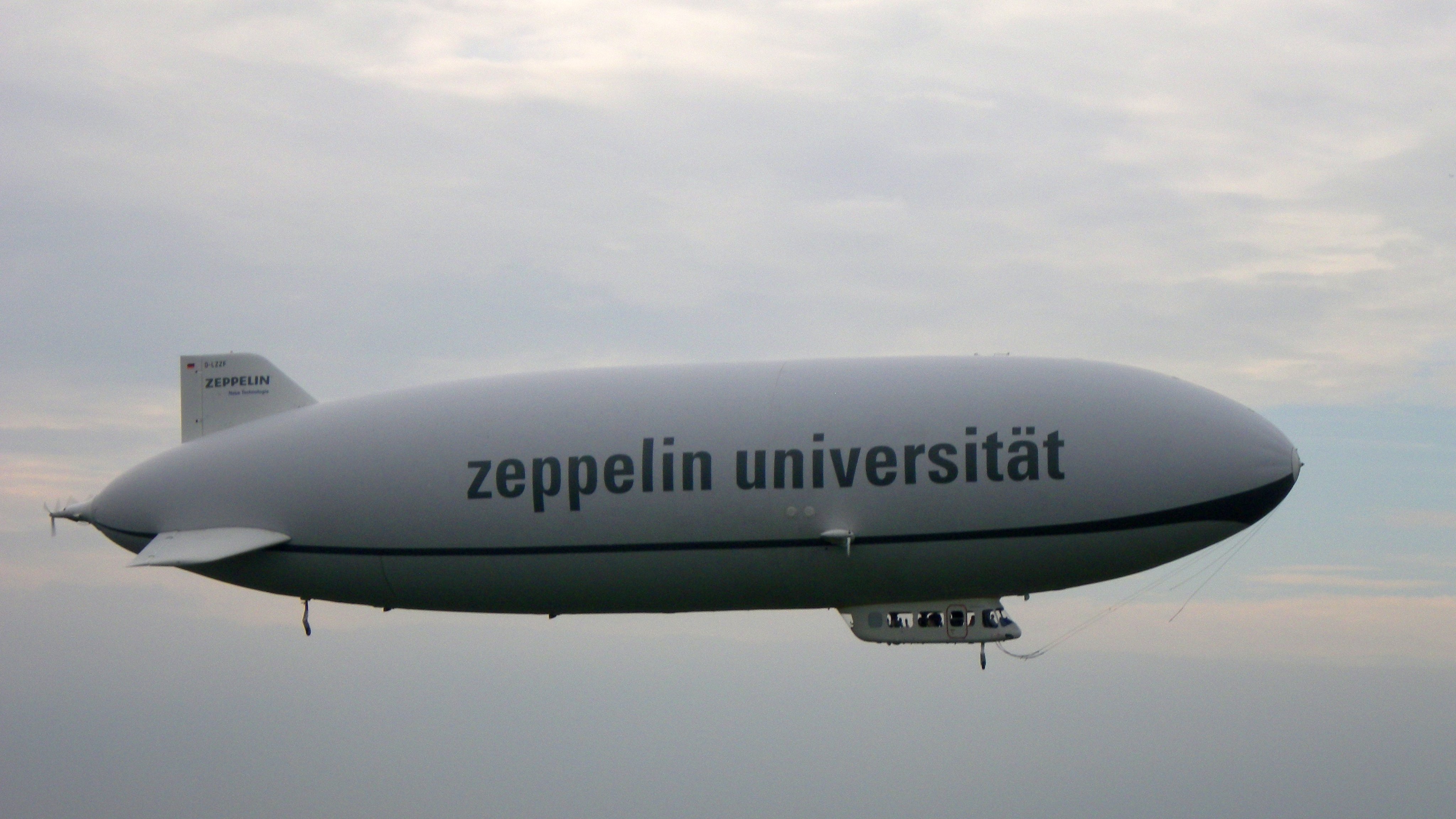 zeppelin universität (zeppelin) / Twitter