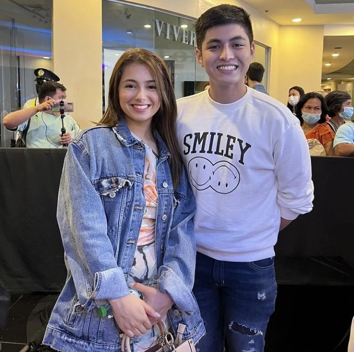malaiahkb's tweet photo. Bat bagay din sila 😍🙈 RenCine parin, pero since busy si chin sa kanyang new project with seth, baka pwedeng si shanaia muna kay renshi ☺️ May chemistry rin pic pa lang yan https://t.co/RplTGKwXNd