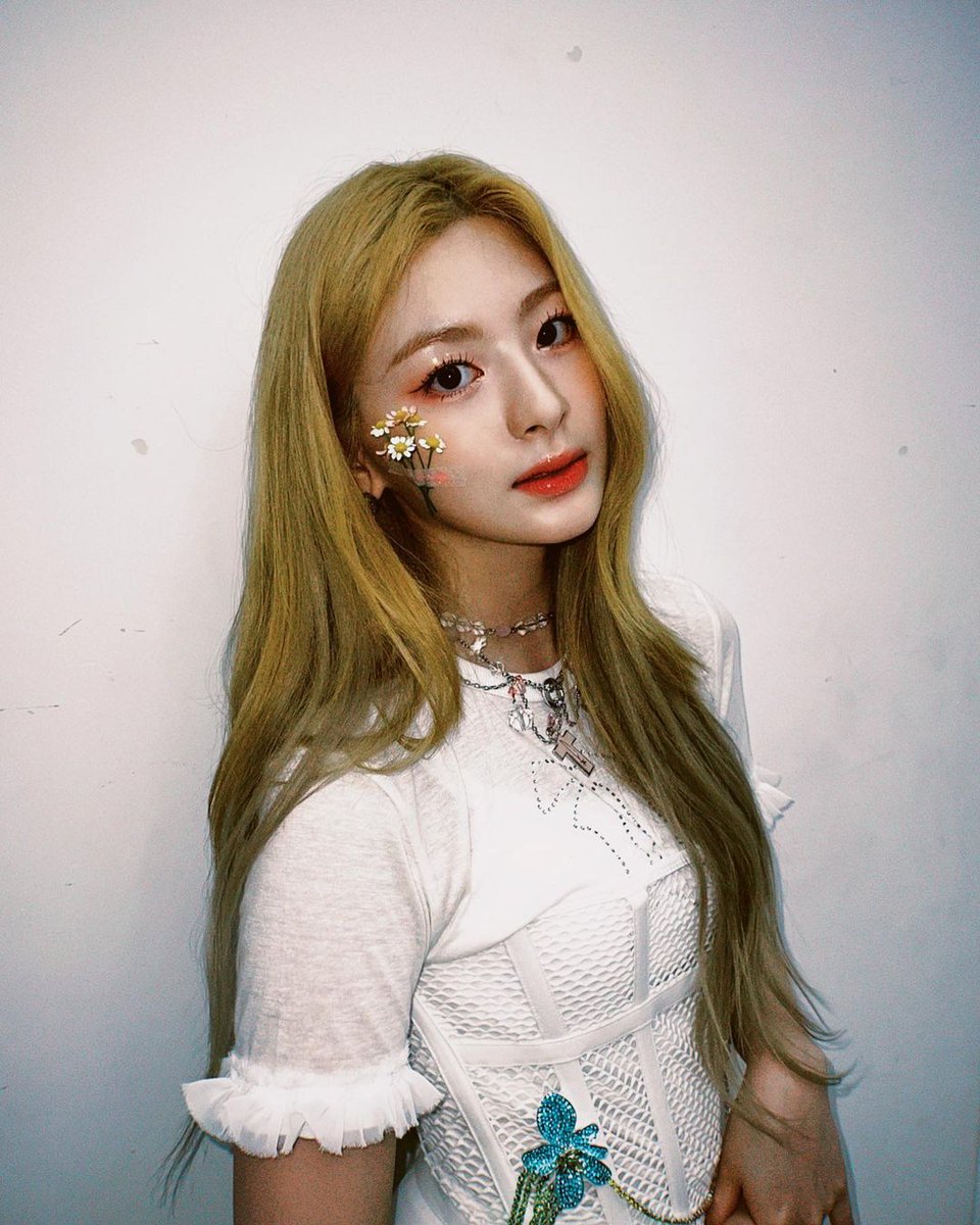 iseeunfeed's tweet photo. instagram update
#아이사 #세은 #ISA #SEEUN https://t.co/nZQd67QF1y