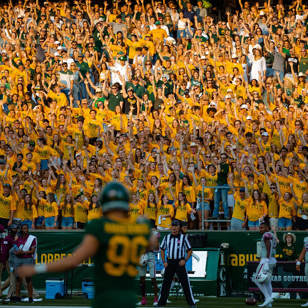 BUFootball's tweet image. 𝙏𝙝𝙖𝙩 𝙂𝙤𝙤𝙙 𝙊𝙡𝙙 𝘽𝙖𝙮𝙡𝙤𝙧 𝙇𝙞𝙣𝙚

#SicEm | #BUncommon