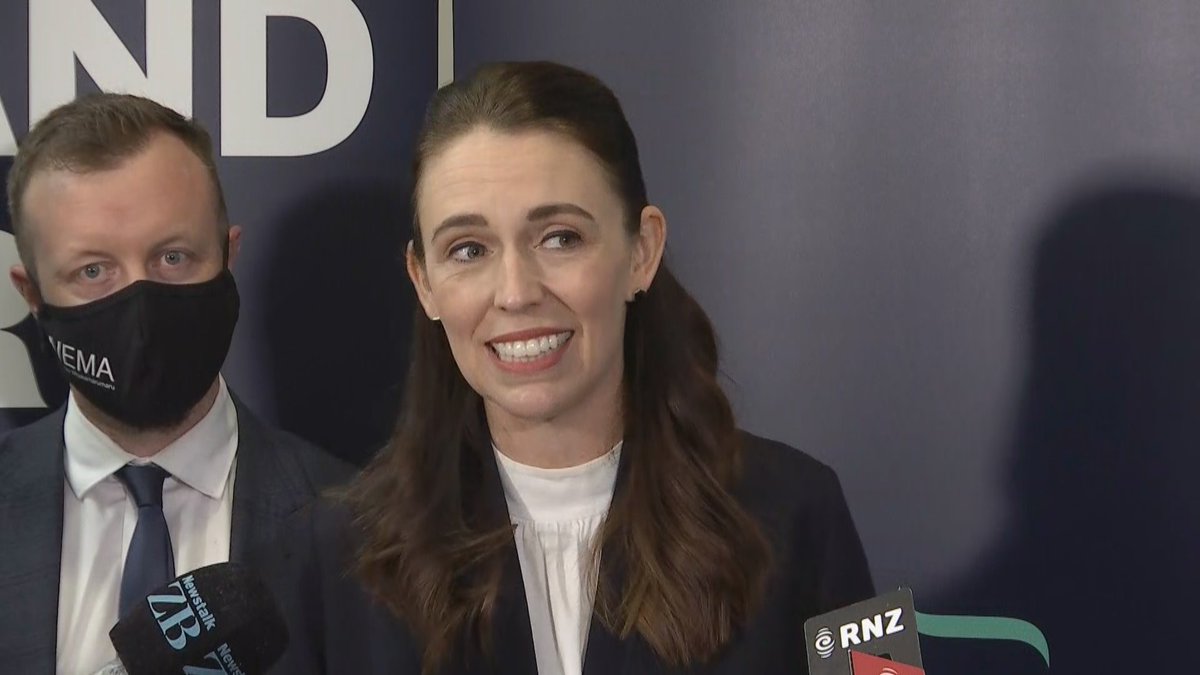 1NewsNZ's tweet photo. PM will be 'more vigilant' after maskless photo https://t.co/Gwq4gph32a https://t.co/Q1og0IXBU7