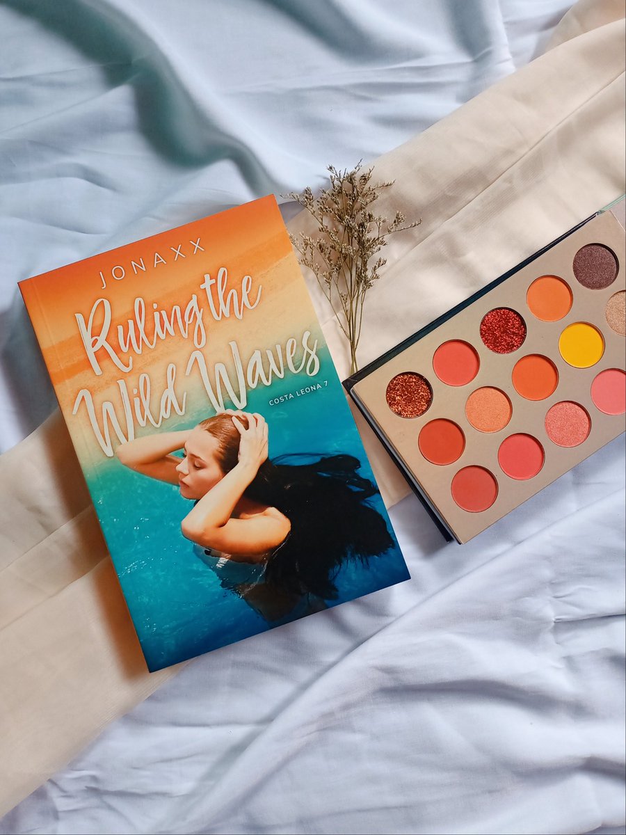 fancyreniella's tweet photo. These books is beyond beautiful to describe. #CLSWildestHeartbeat https://t.co/Mgit1xoKJ0