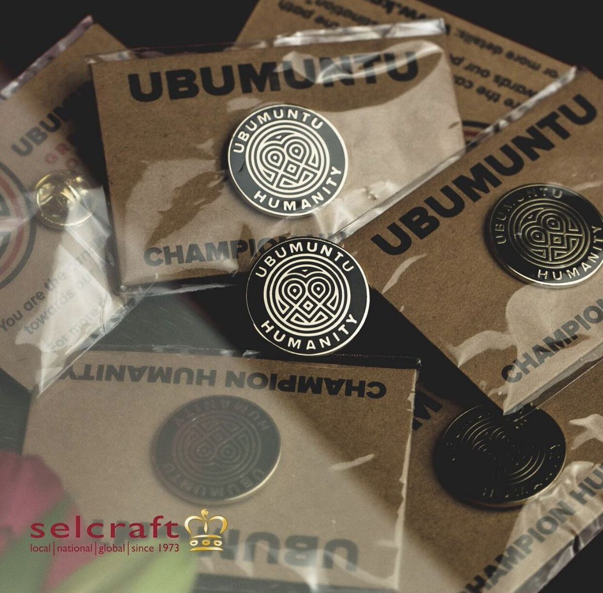 SelcraftUK's tweet photo. This badge was designed and manufactured to help celebrate #Ubumuntu - meaning 'Greatness of heart' - and help train young people to become champions of #humanity ⭐ Find out more about the Rwandan @Kigali_Memorial here: https://t.co/lYpGGkEFIQ #rwanda #selcraft with @HW_Chamber https://t.co/cnBC00Ctdr