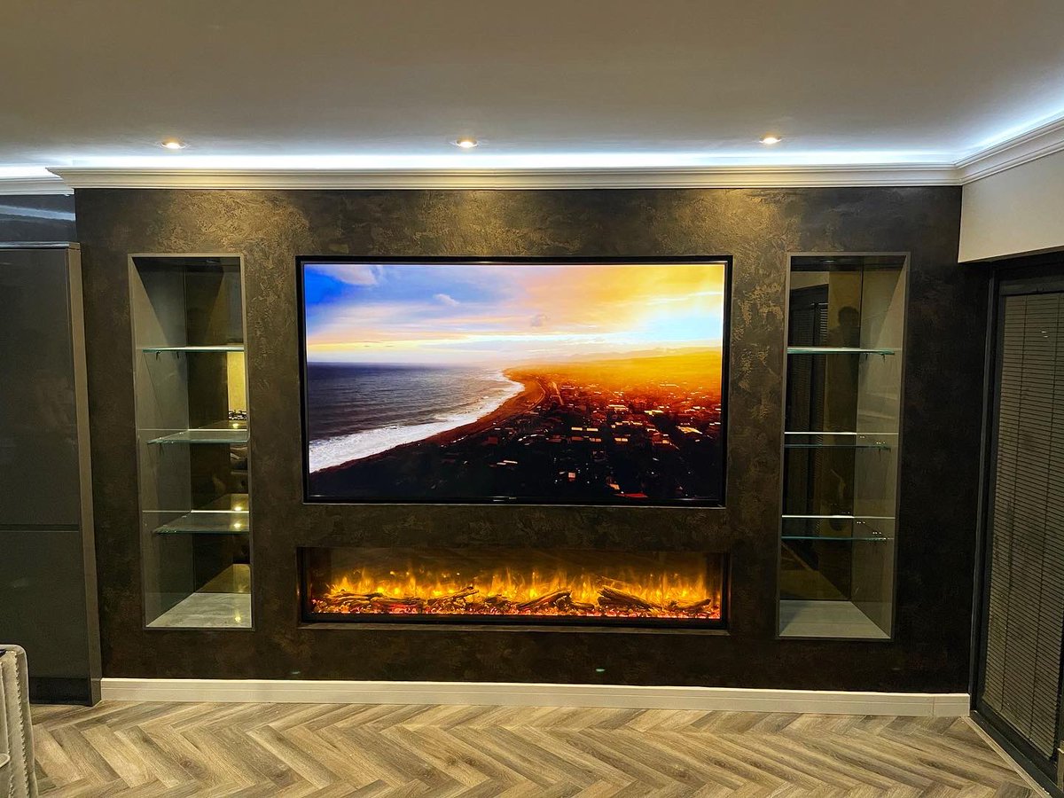 raffinatovenet1's tweet photo. Black and bronze finish on this stunning feature wall https://t.co/0HLJf7E6dO