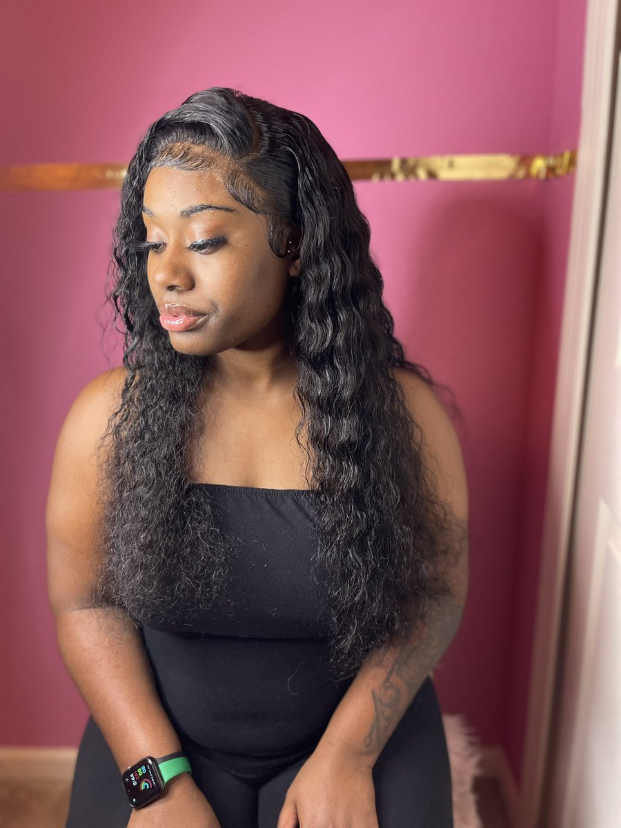 ThatsTatyana0's tweet photo. Hey Girlies,
 this is my small business 🌸 
If you are looking for affordable nice lace wigs SHOP NOW 
https://t.co/Zfz5XfxVF4 https://t.co/867SXtd5o7