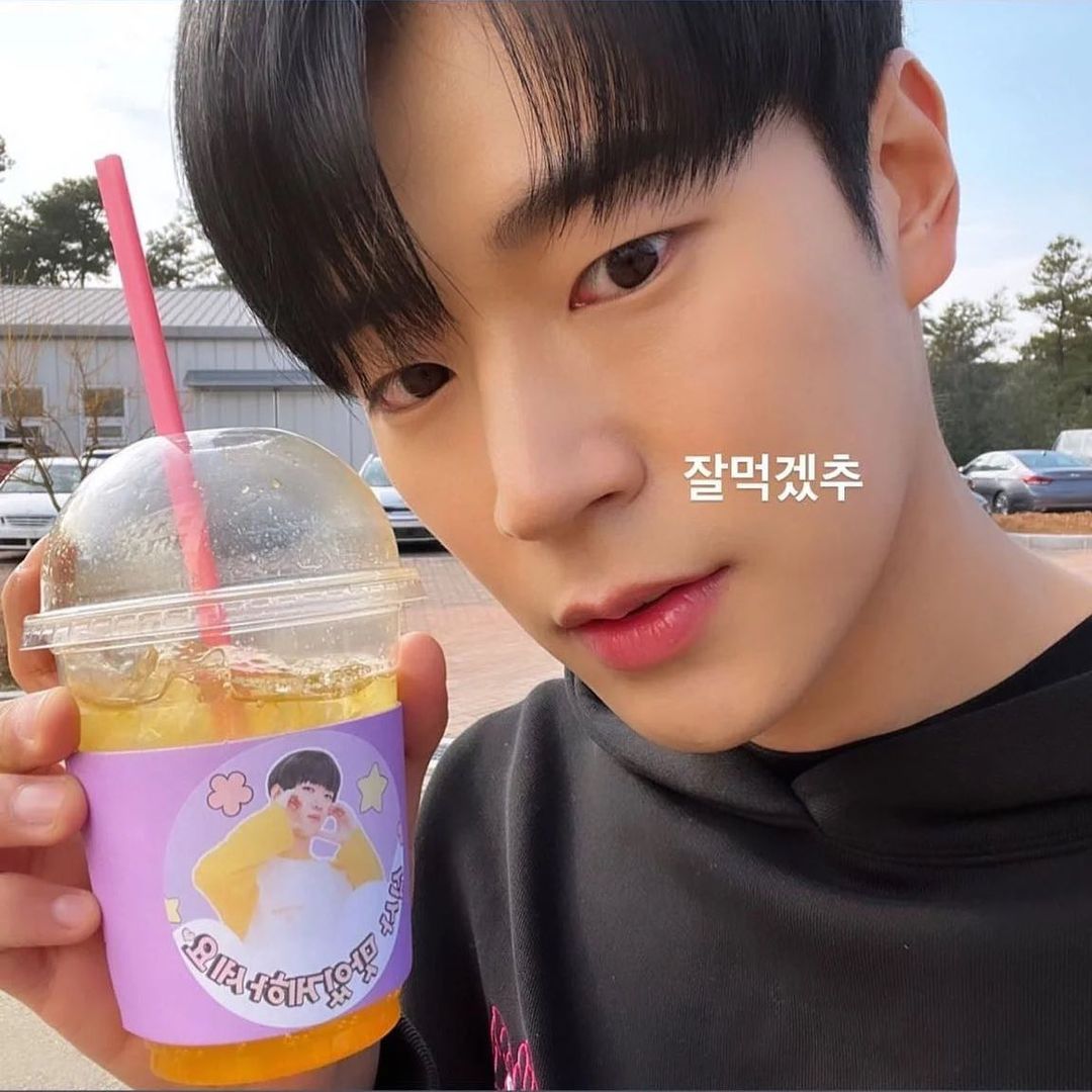 Pp_3322_Pp's tweet photo. 잘먹겠찬 잘먹겠추 잘먹겠상우 잘쓰솸
형아 말투 따라하는 애기ㅠㅠ https://t.co/0BNlsurLEt