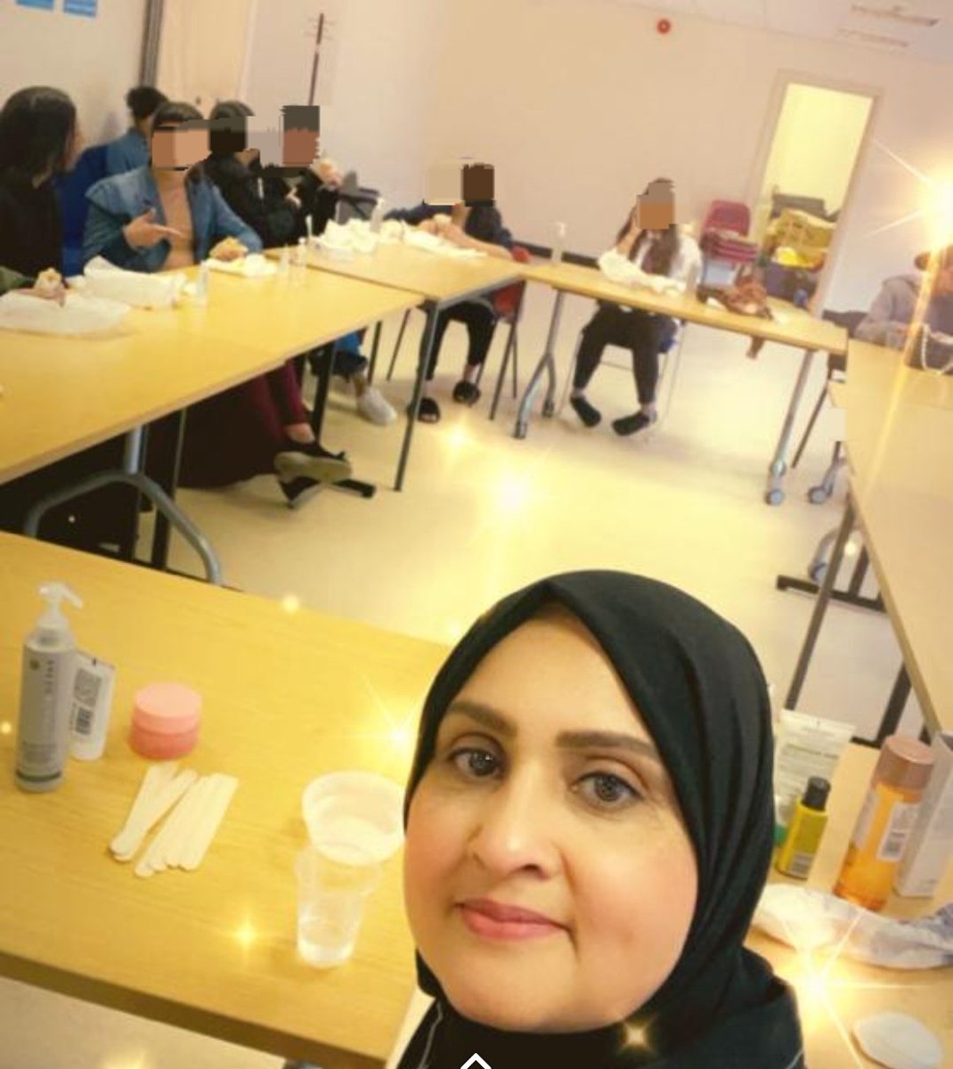 Proud of our volunteer Malka <a href="/community_oak/">OAKCommunityDevelopment</a> who is hosting these Beauty &amp; Wellness sessions after being sign posted to enrol on a level 2 Make up &amp; Beauty course &amp; qualifying with @MIBA_LTD #empowerher #career #confidencebuilding #realstories #realpeople #success @OsmanSayyed