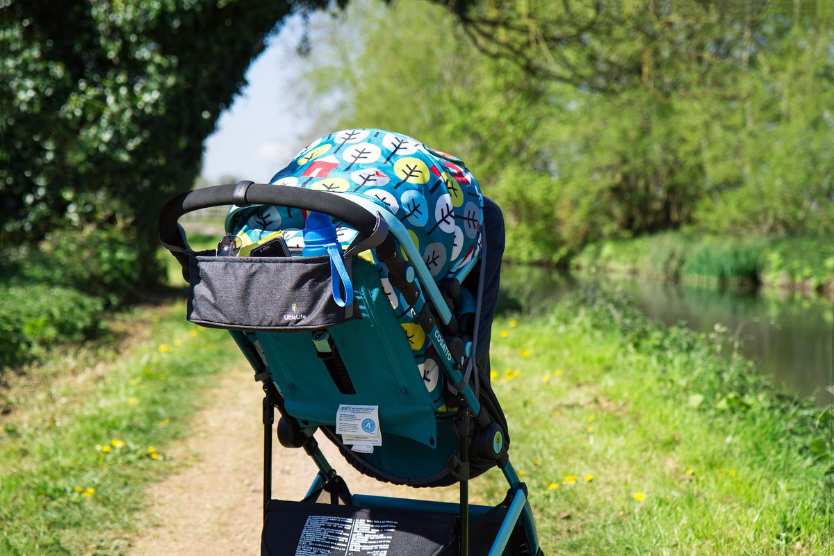 Make summer trips easier by having everything you need all in one place with this handy buggy organiser. It will attach easily to any pram or buggy and even comes with a water-resistant cover! #buggy #pushchair #pushchairs #buggyaccessories #pushchairaccessories #littlelifeuk