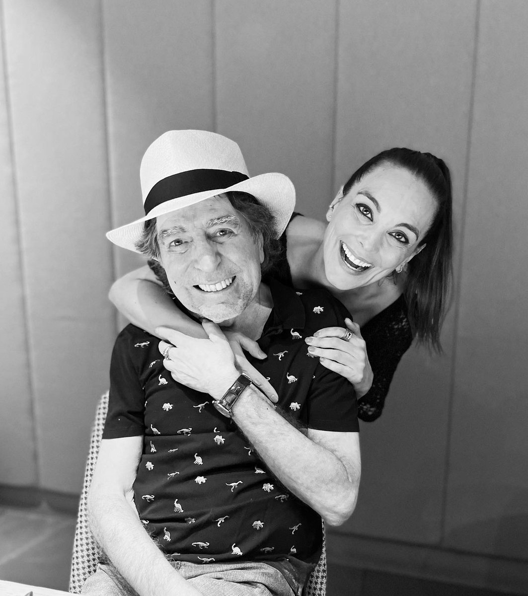 MonicaCarrillo's tweet photo. Dice Joaquín que no es lo que parece: solo es él con su Motomoni. ❤️
#chicaquédise #saokopapi https://t.co/Adgrfhtkla