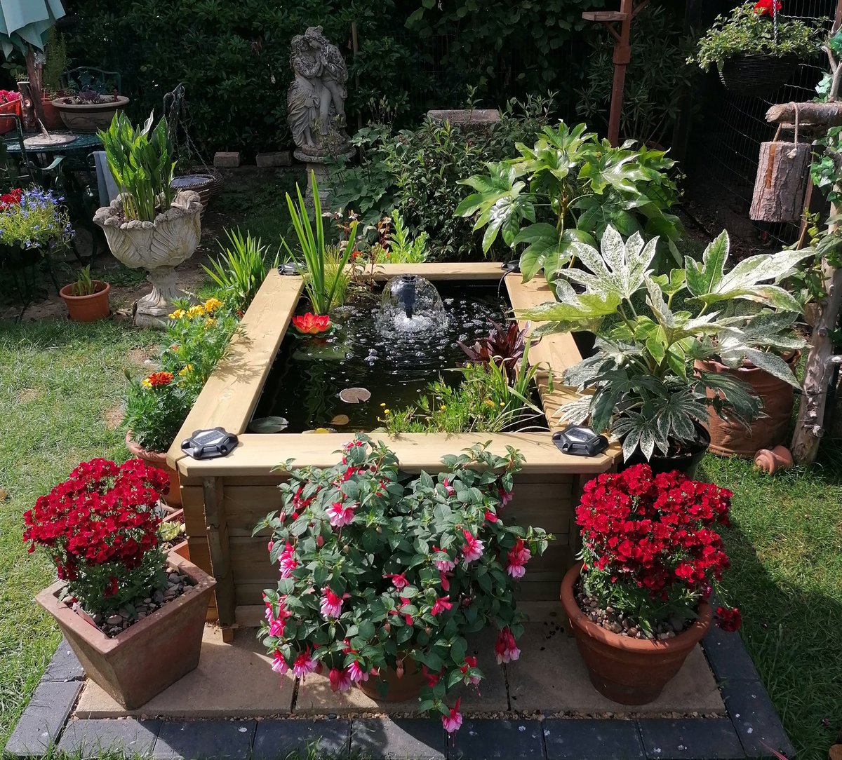 bradshawsdirect's tweet photo. ☀️Summer Special Offer!☀️ Discounted prices on all of our Wooden Ponds until 26th August! https://t.co/WqdgvHMHEp #ponds #raisedpond #garden https://t.co/VRQnIX6Em8