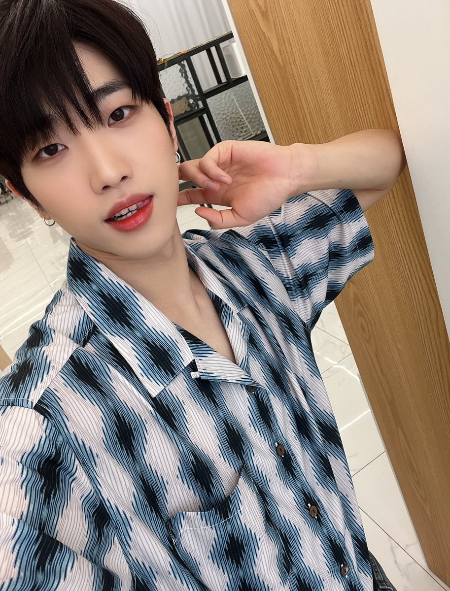 TheKingDom_GF's tweet photo. [DANN👑]

나 쿨톤인가~??

#KINGDOM #킹덤 #DANN #단 https://t.co/YkEuwZojwO