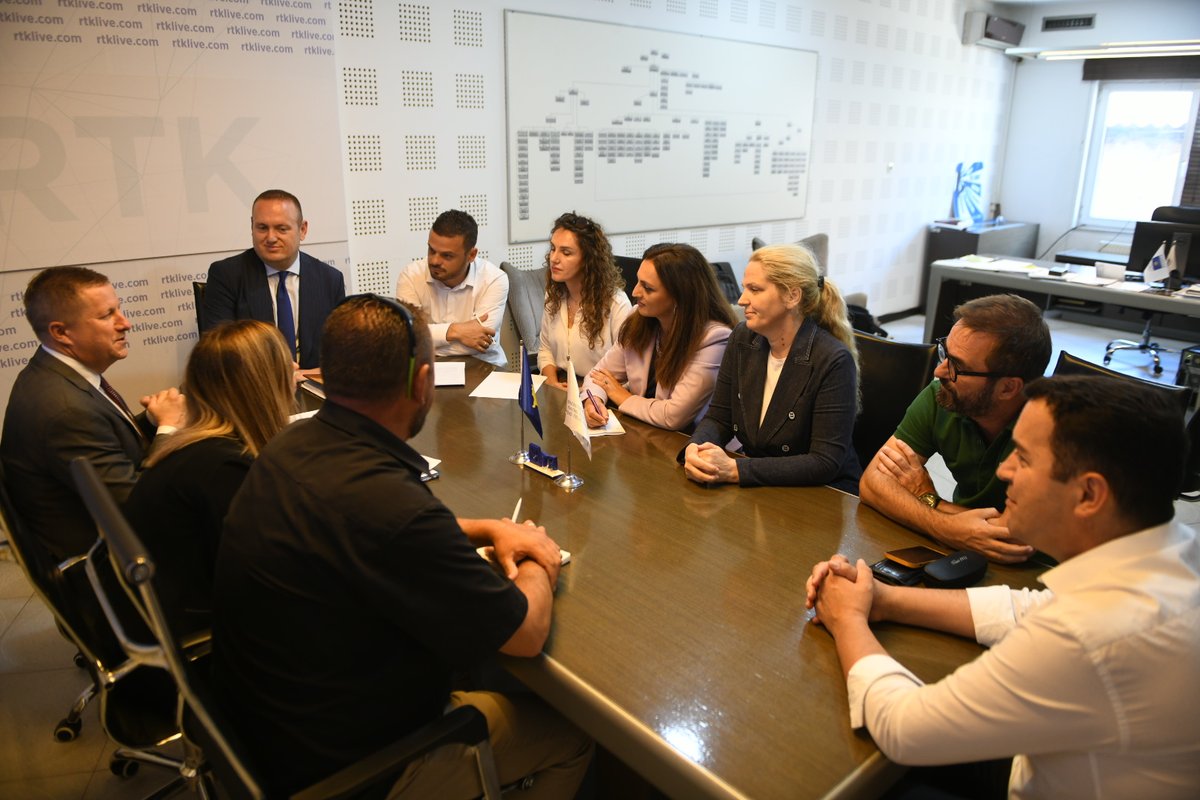 Met the <a href="/rtklivecom/">RTK - Radio and Television of Kosovo</a> Board Members &amp; newly appointed General Director <a href="/Shkumbin_Ah/">Shkumbin Ahmetxhekaj</a> tdy to learn about their plans on how to further improve the functioning of 🇽🇰's public broadcaster.
Amending the law on RTK would greatly help.
The 🇪🇺 will continue supporting #MediaFeedom in 🇽🇰.