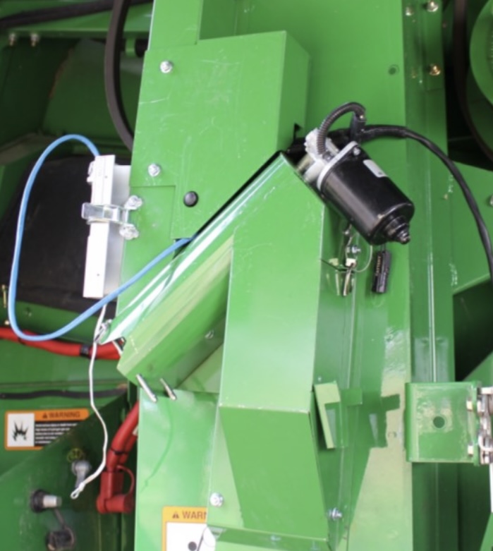 IncRdk's tweet photo. Do you have a 50, 60, or 70 series Deere combine with yield sense and a OEM moisture sensor that doesn’t work? 😖Let’s put a @PrecisionPlant moisture sensor on instead of replacing the OEM plunger style! #Harvest22 #HotRodPlanters 🚜💪 #SaveSomeMoney https://t.co/L7YXjVU3PX